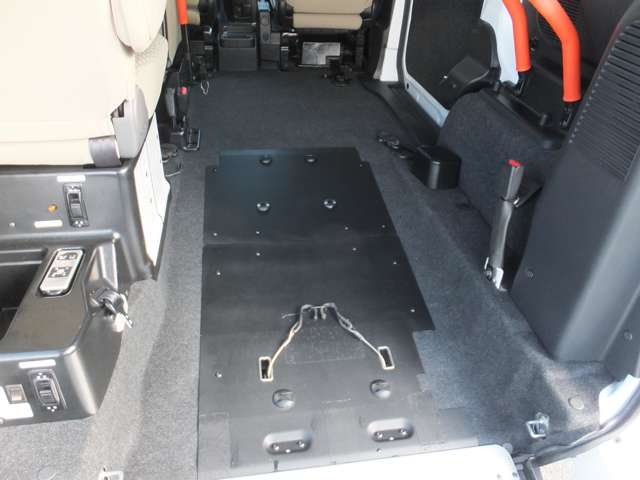 日産 ＮＶ２００バネットバン １．６ チェアキャブ 車イス２名仕様 R1年 (近畿) 99