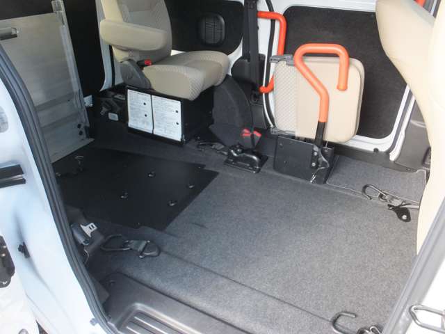 日産 ＮＶ２００バネットバン １．６ チェアキャブ 車イス２名仕様 R1年 (近畿) 99