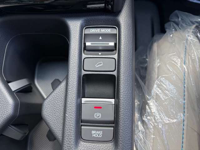 ホンダ ヴェゼル １．５ Ｅ：ＨＥＶ Ｚ プレイパッケージ R8年 (近畿) 99