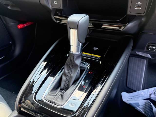 ホンダ ヴェゼル １．５ Ｅ：ＨＥＶ Ｚ プレイパッケージ R8年 (近畿) 99