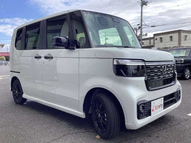 ホンダ Ｎ　ＢＯＸ カスタム ６６０ ブラック スタイル R8年 (近畿) 99