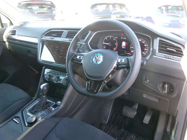 フォルクスワーゲン ティグアン ＴＤＩ ４モーション ハイライン ディーゼルターボ ４ＷＤ R1年 (九州・沖縄) 99