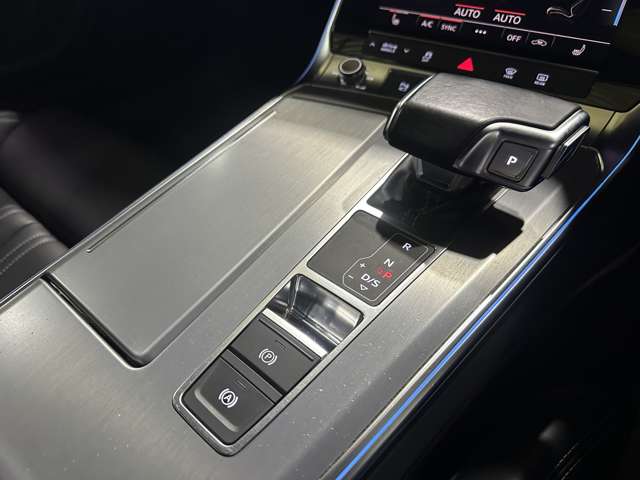 アウディ Ａ６　アバント ４０ ＴＤＩ クワトロ スポーツ Ｓラインパッケージ ディーゼルターボ ４ＷＤ R2年 () 99