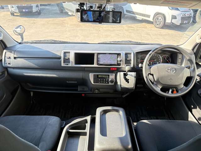 トヨタ ハイエースバン ＲＶビッグフット H29年 (関東) 99
