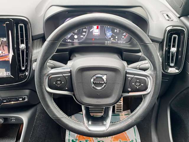 ボルボ ＸＣ４０ Ｂ４ ＡＷＤ Ｒデザイン ４ＷＤ R2年 (東海) 99