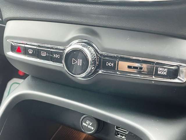 ボルボ ＸＣ４０ Ｂ４ ＡＷＤ Ｒデザイン ４ＷＤ R2年 (東海) 99