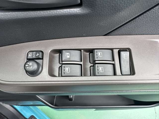 トヨタ ルーミー １．０ Ｘ R5年 (東海) 99