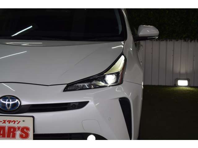 トヨタ プリウス １．８ Ａ Ｅ－ＦＯＵＲ ４ＷＤ R1年 (北海道) 99