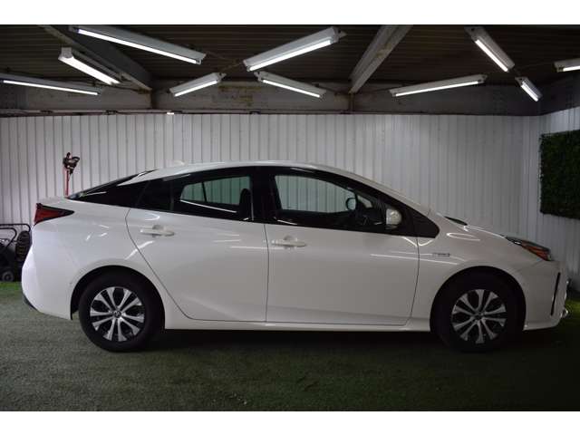 トヨタ プリウス １．８ Ａ Ｅ－ＦＯＵＲ ４ＷＤ R1年 (北海道) 99