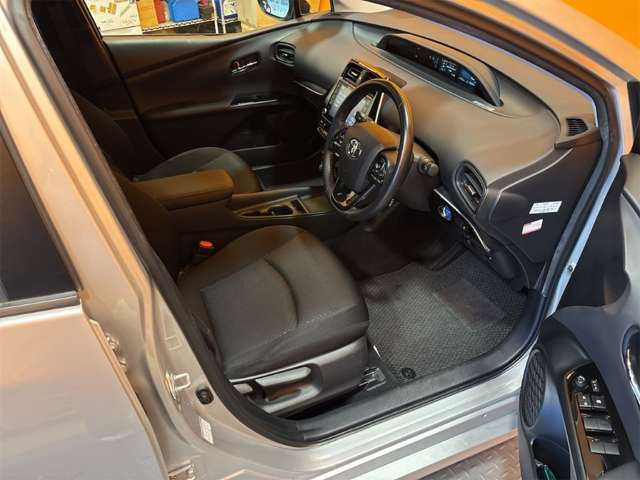 トヨタ プリウス １．８ Ｓ R3年 () 99