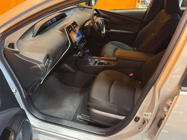 トヨタ プリウス １．８ Ｓ R3年 () 99