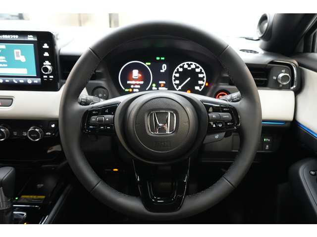 ホンダ ヴェゼル １．５ Ｅ：ＨＥＶ Ｚ プレイパッケージ R8年 () 99