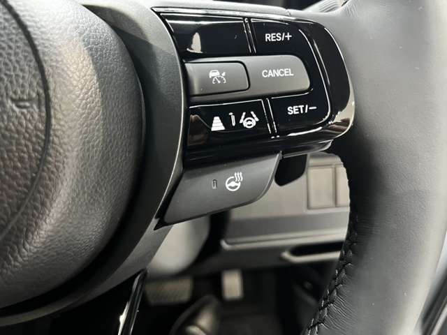 ホンダ ヴェゼル １．５ Ｅ：ＨＥＶ Ｚ プレイパッケージ R8年 () 99