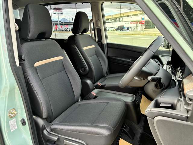 日産 セレナ １．４ Ｅ－４ＯＲＣＥ ハイウェイスターＶ ４ＷＤ R8年 (東北) 99