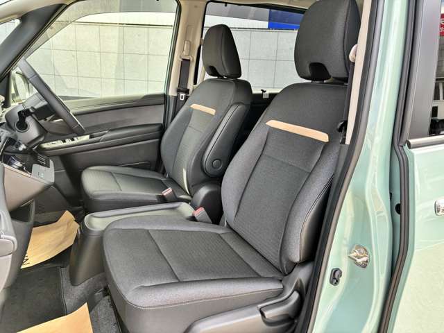 日産 セレナ １．４ Ｅ－４ＯＲＣＥ ハイウェイスターＶ ４ＷＤ R8年 (東北) 99