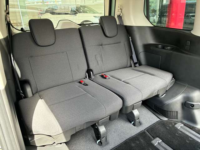 日産 セレナ １．４ Ｅ－４ＯＲＣＥ ハイウェイスターＶ ４ＷＤ R8年 (東北) 99