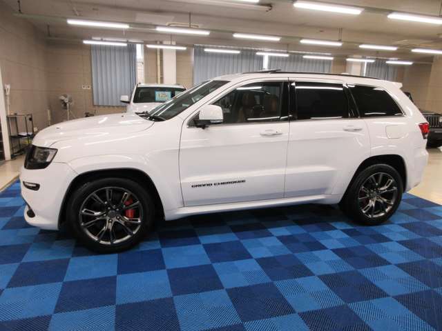 ジープ グランドチェロキー ＳＲＴ８ ４ＷＤ H28年 (関東) 99