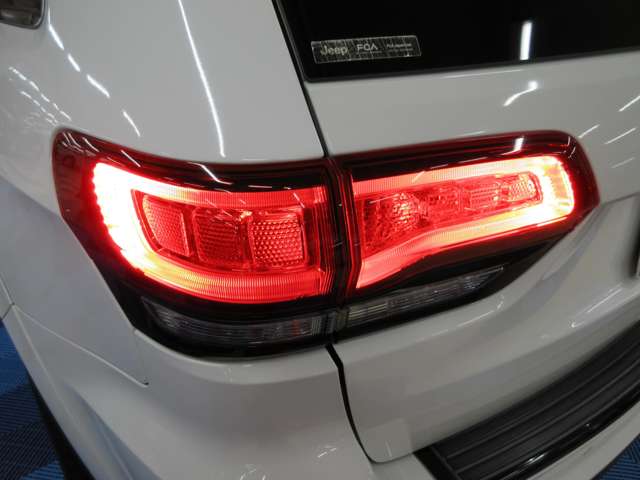 ジープ グランドチェロキー ＳＲＴ８ ４ＷＤ H28年 (関東) 99
