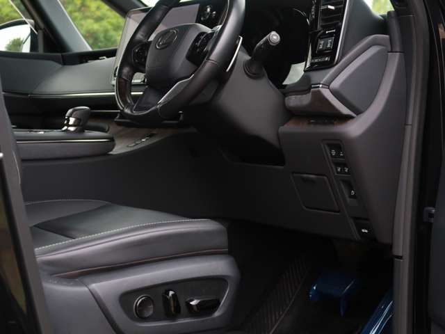 レクサス ＬＭ５００ｈ ５００Ｈ エグゼクティブ ４ＷＤ R6年 () 99