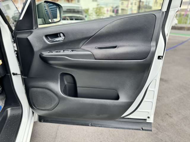 日産 セレナ １．２ Ｅ－ＰＯＷＥＲ ハイウェイスター Ｖ R1年 (近畿) 99