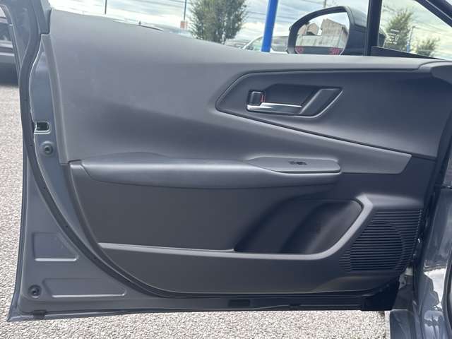 トヨタ プリウス ２．０ Ｚ R5年 (関東) 99