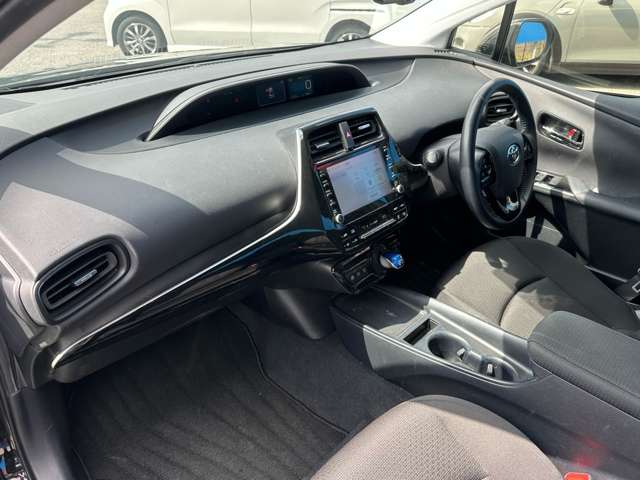 トヨタ プリウス １．８ Ｓ セーフティ プラスＩＩ R3年 (関東) 99