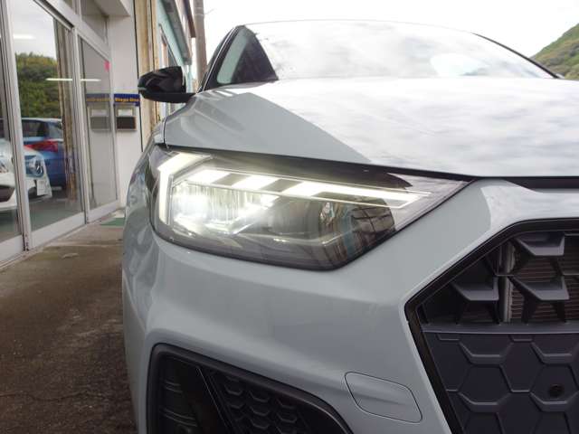 アウディ Ａ１　スポーツバック アーバンシックエディション R6年 () 99
