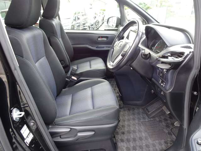 トヨタ ノア ２．０ ＳＩ H26年 (東海) 99