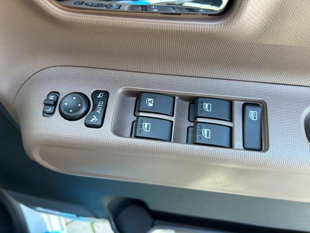 ダイハツ ムーヴ　キャンバス ６６０ ストライプス Ｇ インテリアセレクション R8年 () 99