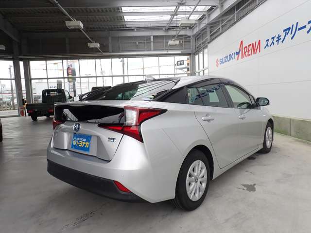 トヨタ プリウス １．８ Ｓ R1年 (関東) 99