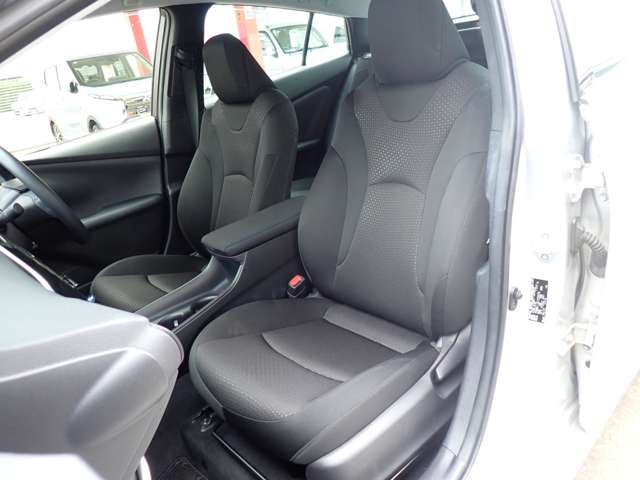 トヨタ プリウス １．８ Ｓ R1年 (関東) 99