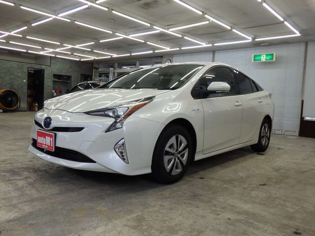 トヨタ プリウス １．８ Ａ Ｅ－ＦＯＵＲ ４ＷＤ H28年 () 99