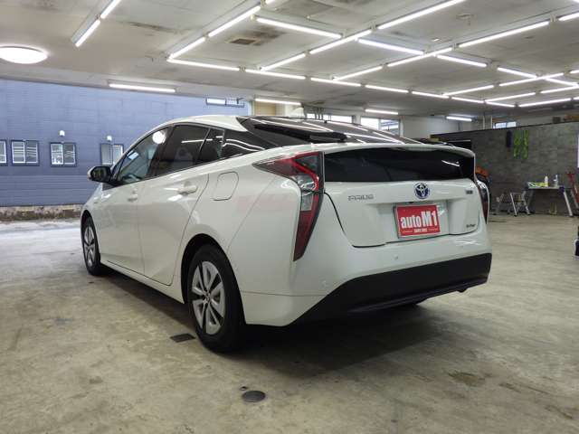 トヨタ プリウス １．８ Ａ Ｅ－ＦＯＵＲ ４ＷＤ H28年 () 99