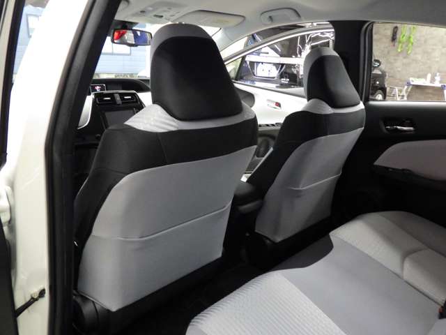 トヨタ プリウス １．８ Ａ Ｅ－ＦＯＵＲ ４ＷＤ H28年 () 99