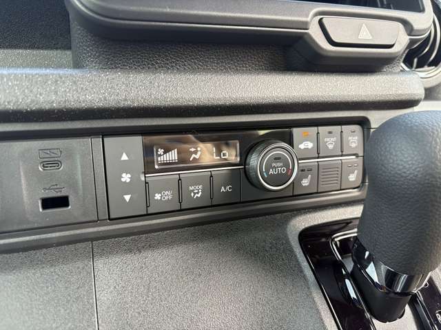 ホンダ Ｎ　ＢＯＸ カスタム ６６０ R8年 () 99