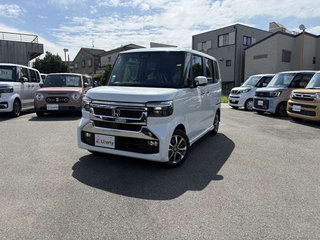 ホンダ Ｎ　ＢＯＸ カスタム ６６０ R8年 () 99