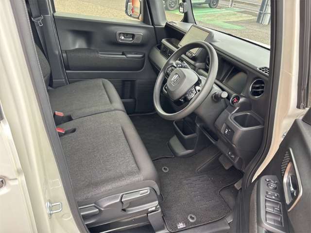 ホンダ Ｎ　ＢＯＸ カスタム ６６０ R7年 () 99
