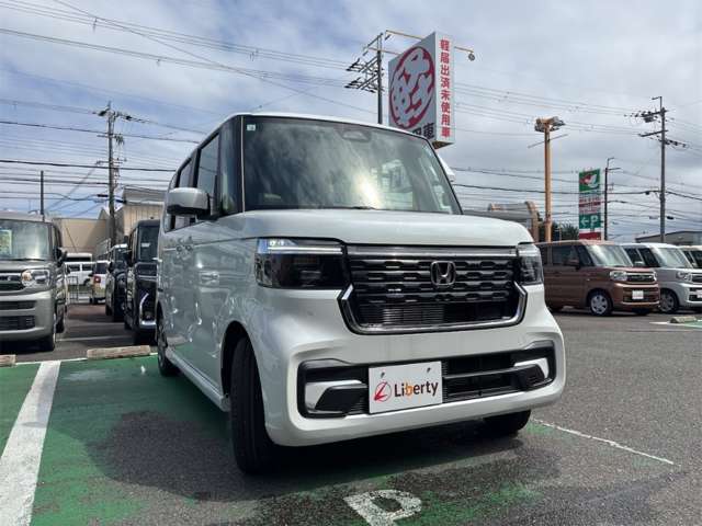ホンダ Ｎ　ＢＯＸ カスタム ６６０ R8年 () 99