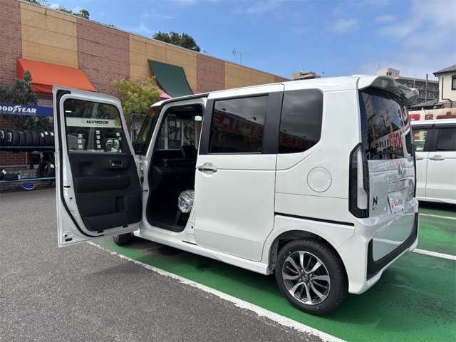 ホンダ Ｎ　ＢＯＸ カスタム ６６０ R8年 () 99