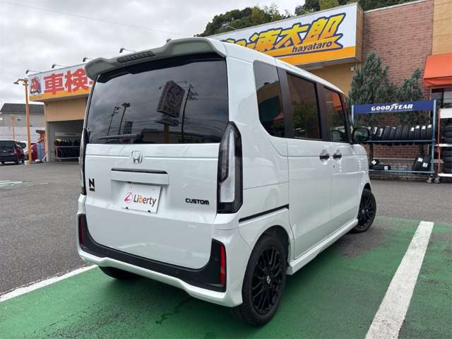ホンダ Ｎ　ＢＯＸ カスタム ６６０ ターボ ブラック スタイル R8年 () 99