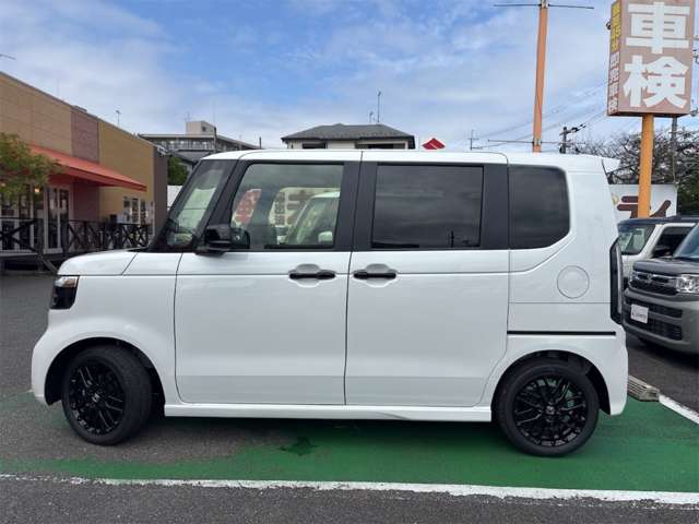ホンダ Ｎ　ＢＯＸ カスタム ６６０ ターボ ブラック スタイル R8年 () 99