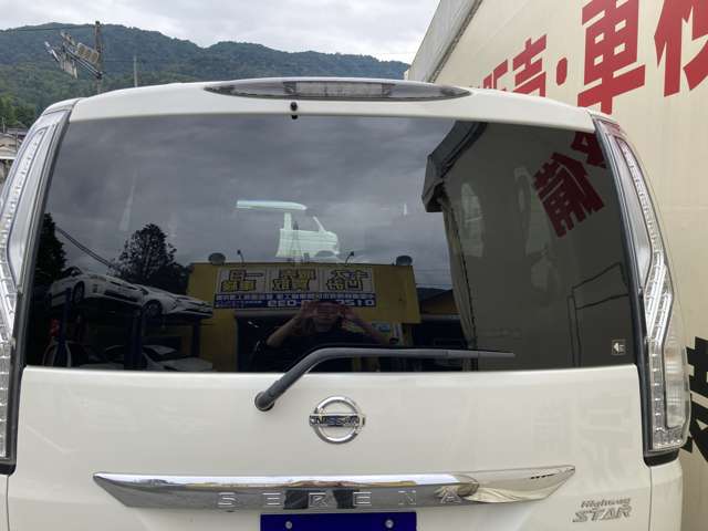 日産 セレナ ２．０ ハイウェイスター Ｓ－ＨＹＢＲＩＤ H26年 (中国) 99