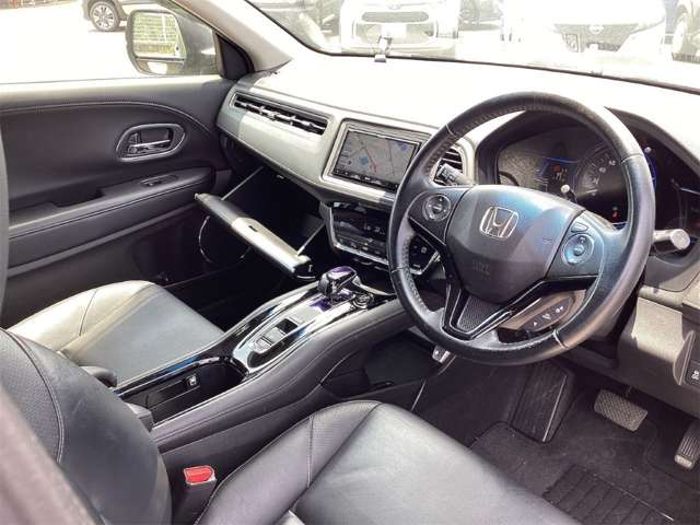 ホンダ ヴェゼル １．５ ハイブリッド Ｚ H26年 (四国) 99