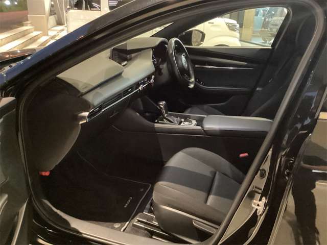 マツダ ＭＡＺＤＡ３　ファストバック １．５ １５Ｓ ブラックトーンエディション R5年 () 99
