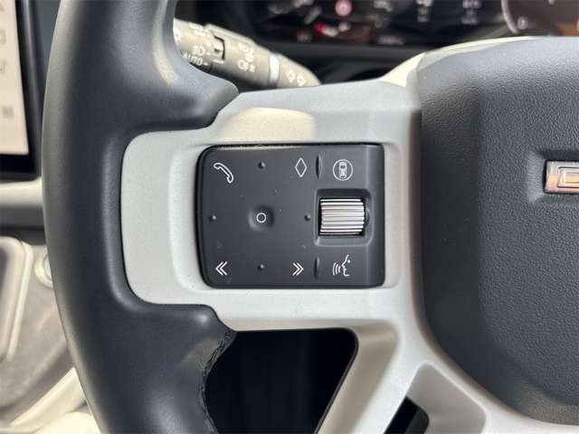 ランドローバー ディフェンダー １１０ Ｘダイナミック ＨＳＥ ３．０Ｌ Ｄ３５０ ディーゼルターボ ４ＷＤ R7年 () 99