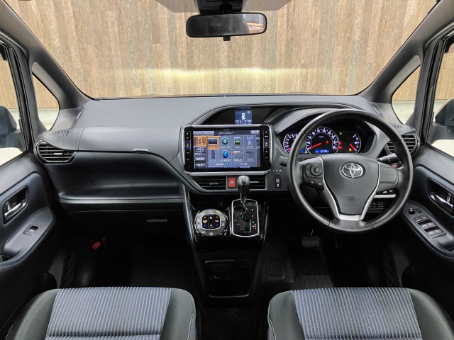 トヨタ ヴォクシー ２．０ ＺＳ 煌ＩＩ H28年 () 99