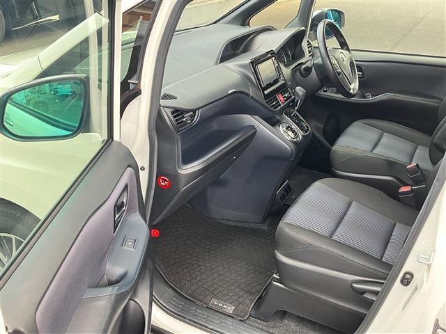 トヨタ ヴォクシー ２．０ ＺＳ 煌 H27年 (中国) 99
