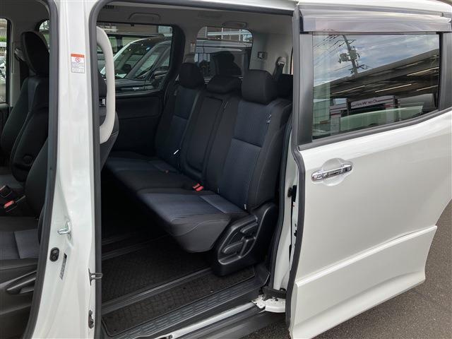 トヨタ ヴォクシー ２．０ ＺＳ 煌 H27年 (中国) 99