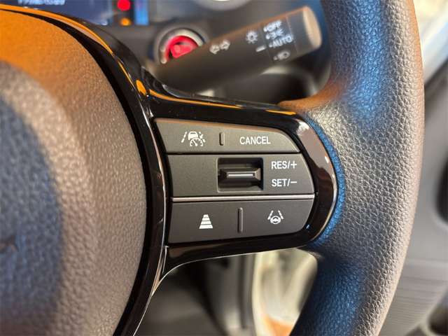 ホンダ Ｎ　ＢＯＸ カスタム ６６０ R8年 () 99
