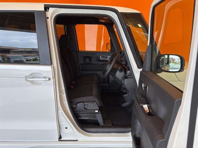 ホンダ Ｎ　ＢＯＸ カスタム ６６０ R8年 () 99